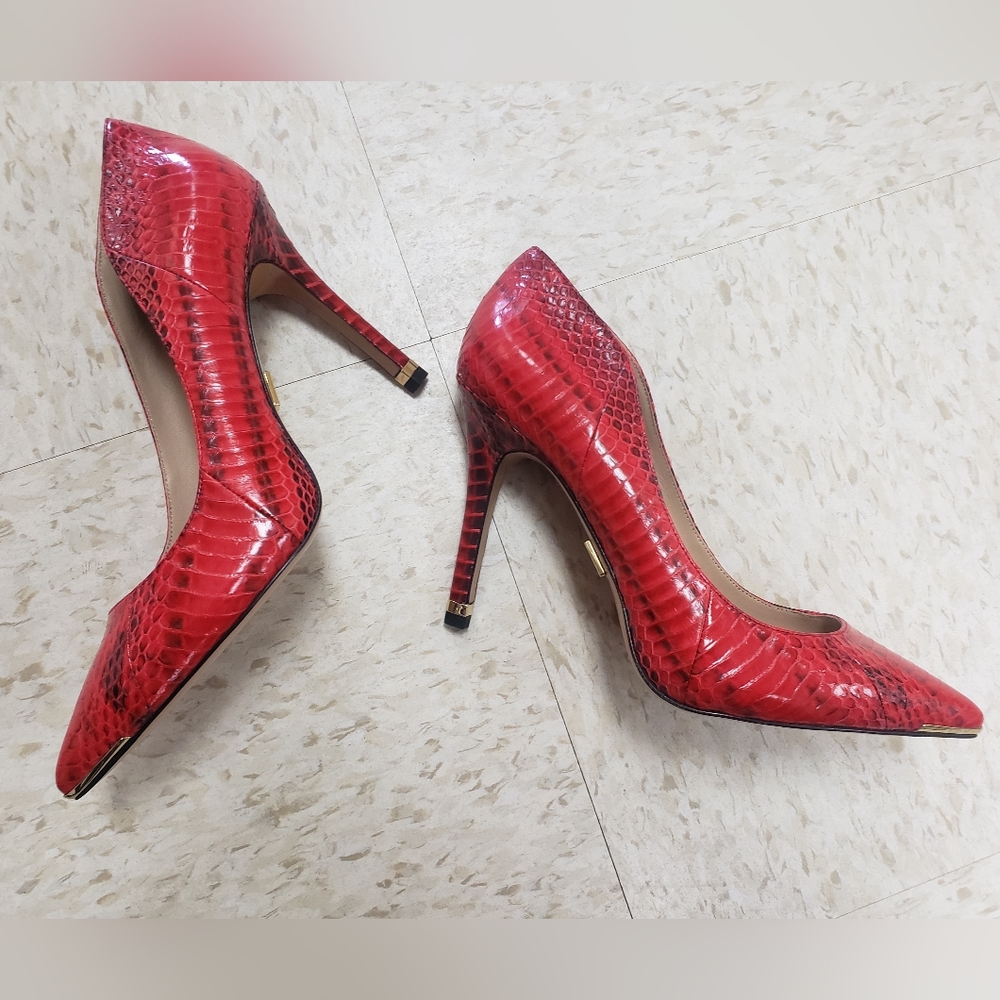 Michael Kors Red snakeskin vero cuoio heels size 39 or 8.5 new